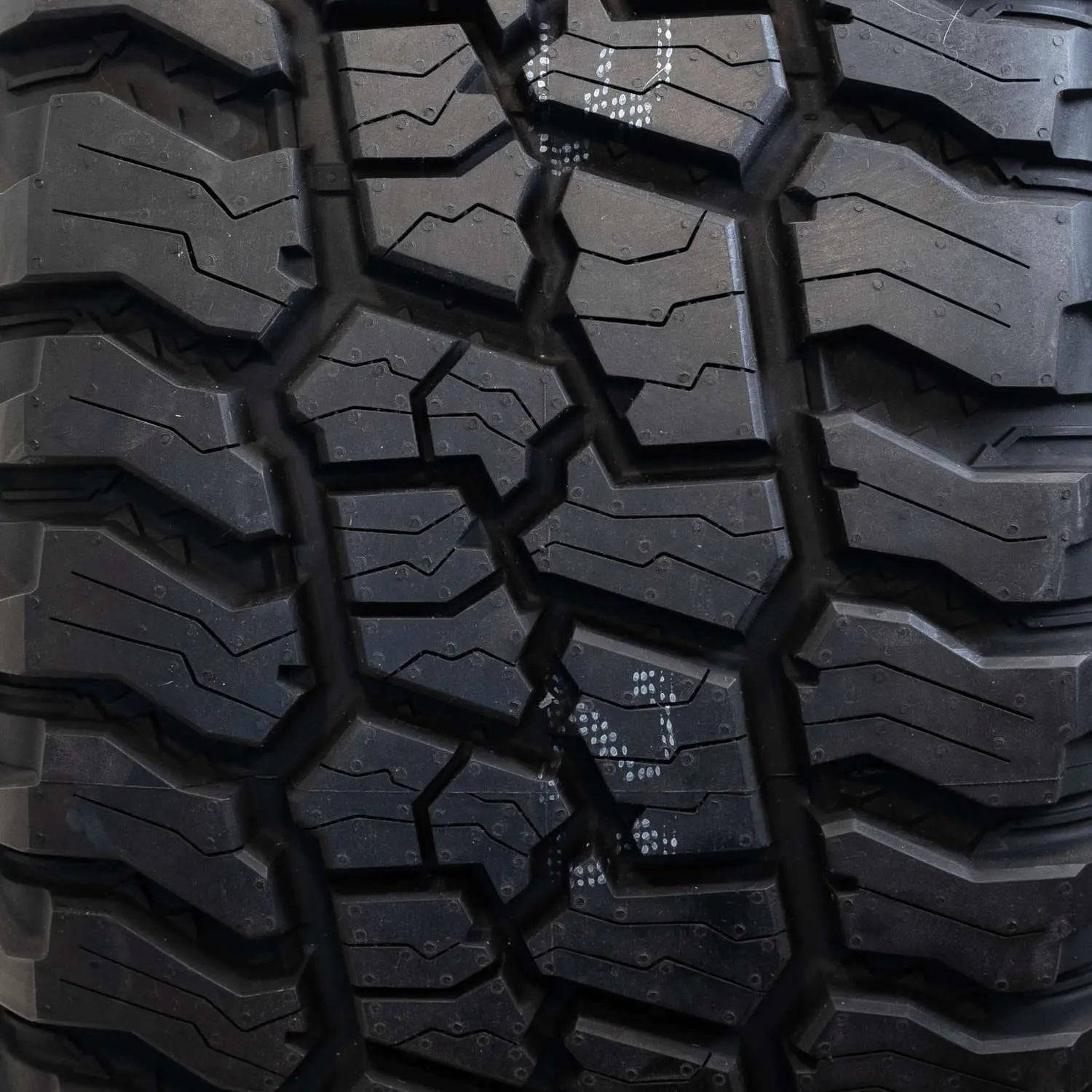 Mickey Thompson Baja Boss A/T 285/45R22