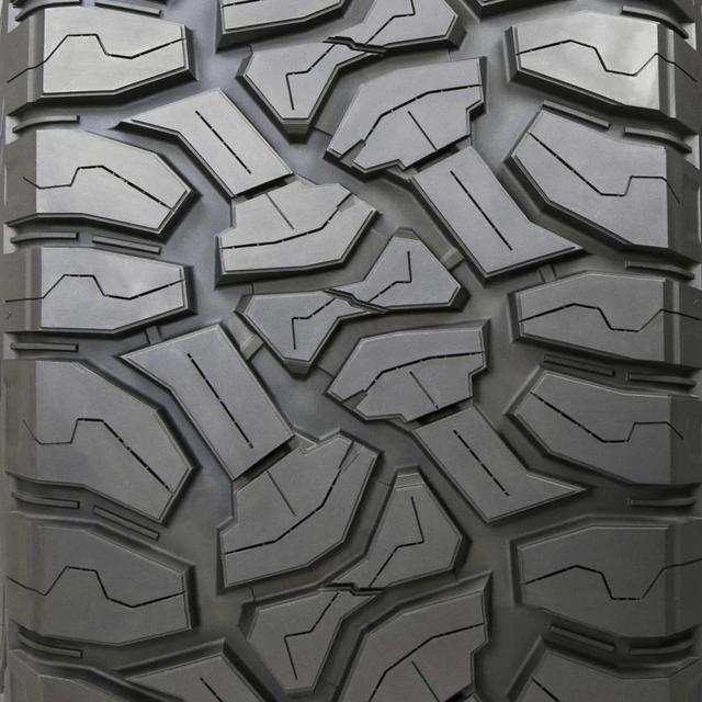 Delinte DX-12 Bandit RT LT305/55R20