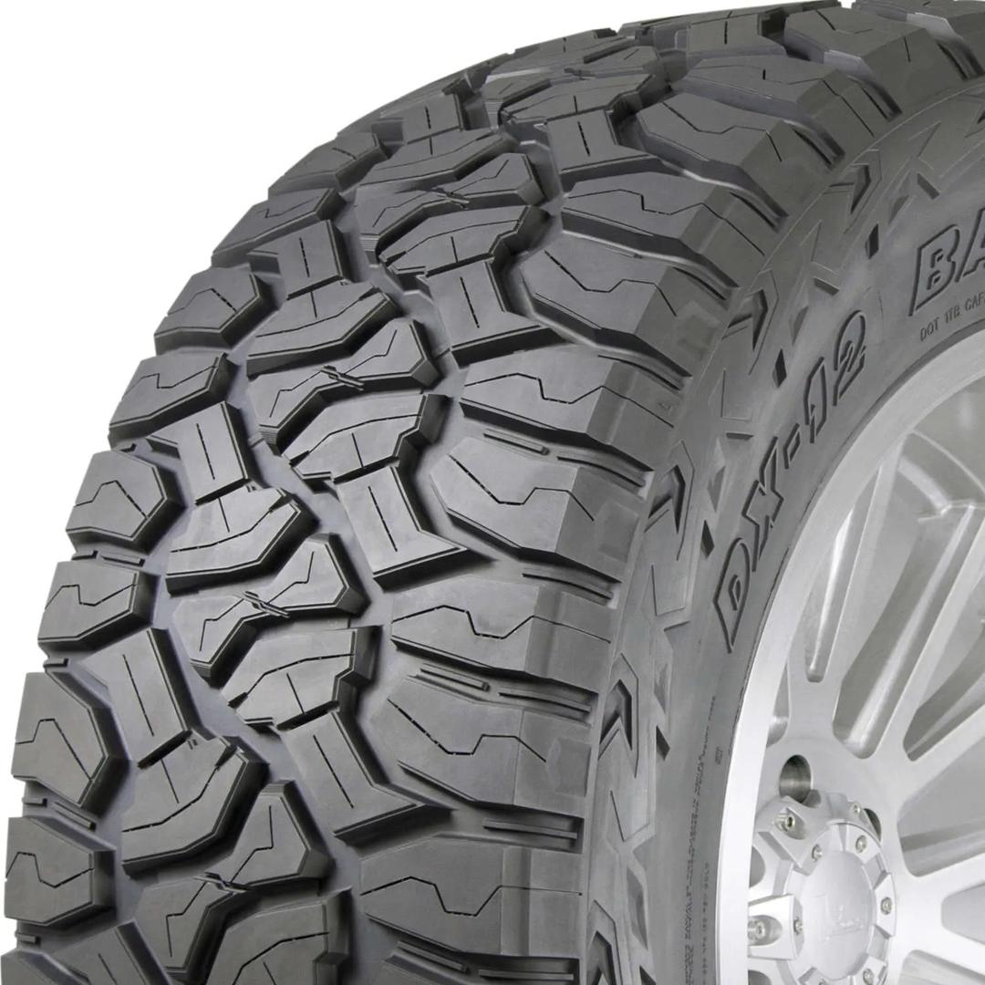 Delinte DX-12 Bandit RT LT305/55R20
