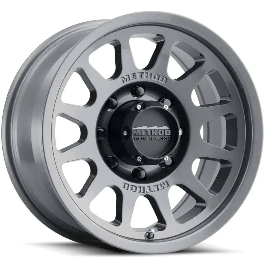 Method MR703 17x9 -12 8x6.5