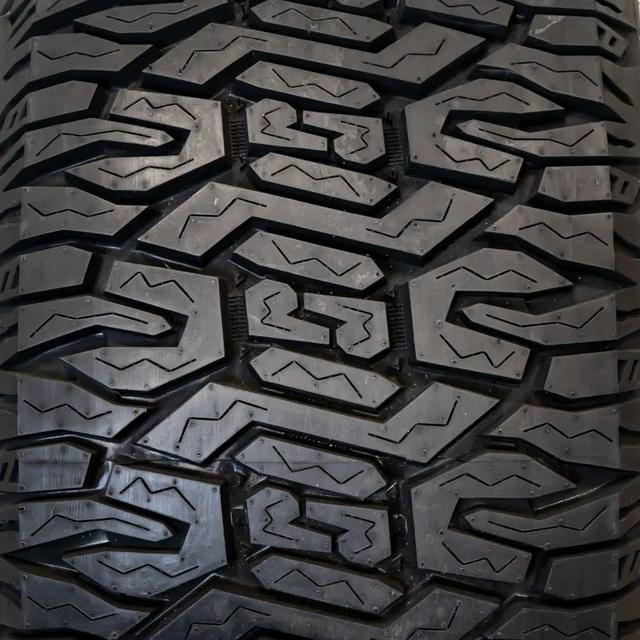 Radar Renegade AT Pro LT275/65R20