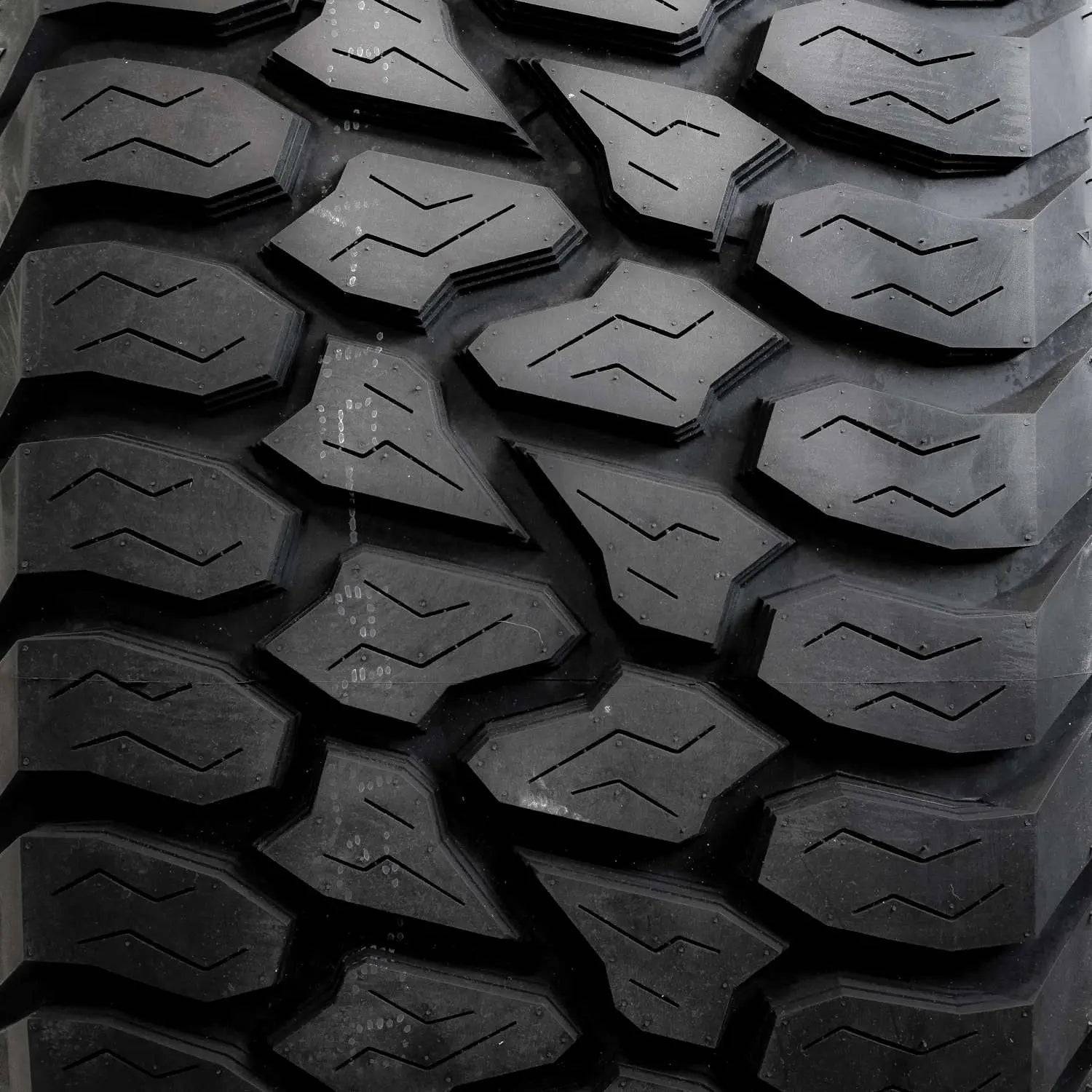 AMP Terrain Attack AT A 285/55R20