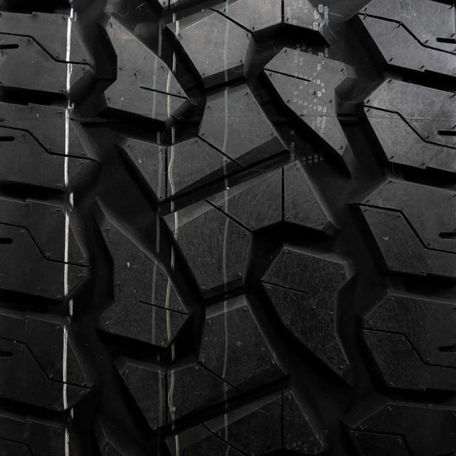 Gladiator XComp XT LT295/55R20